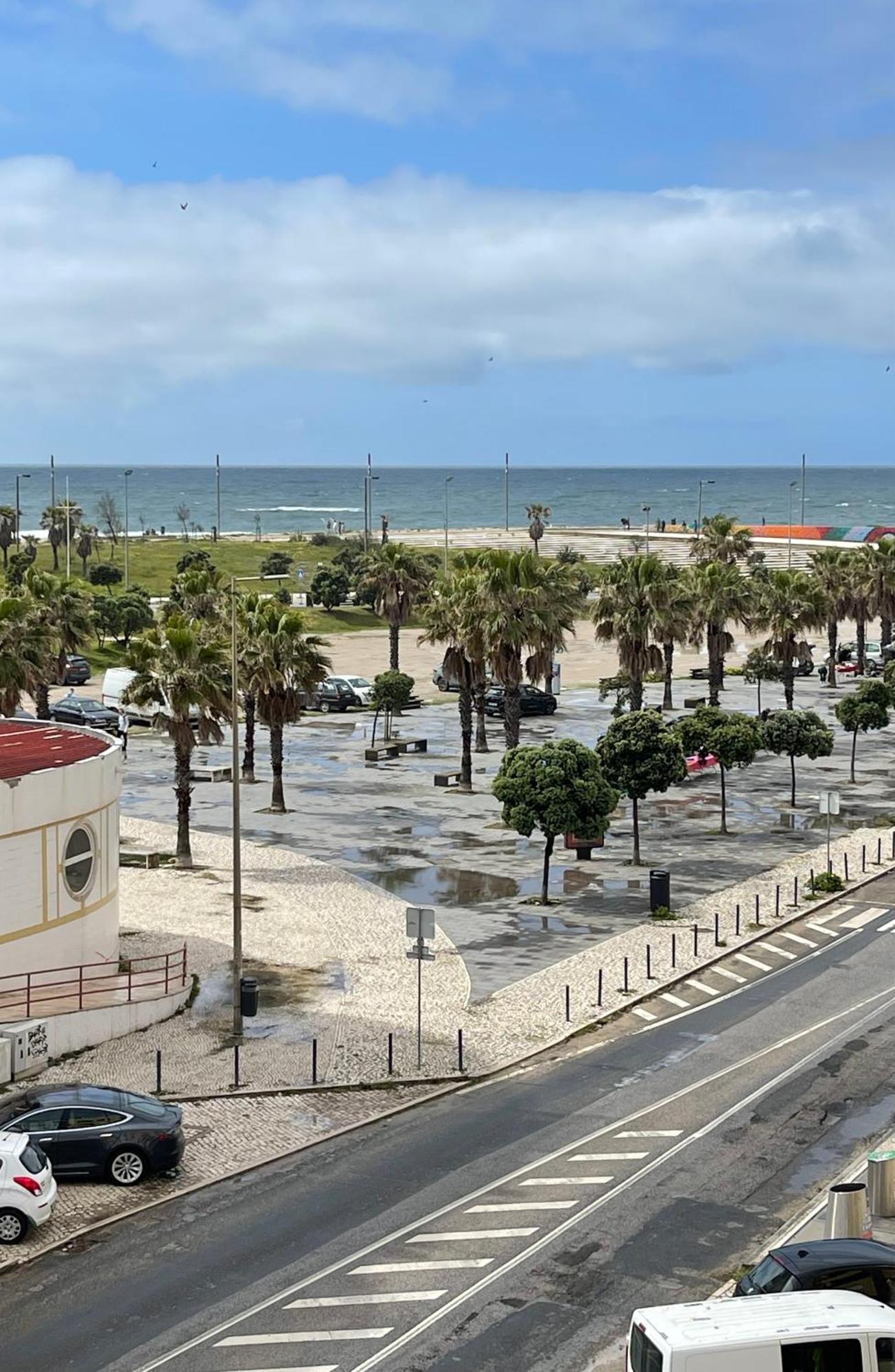 Enjoy Ocean Beach Life At Costa Da Caparica! Kültér fotó